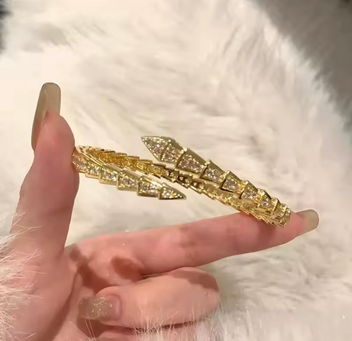 Women’s Snake Bone Zircon bracelet.